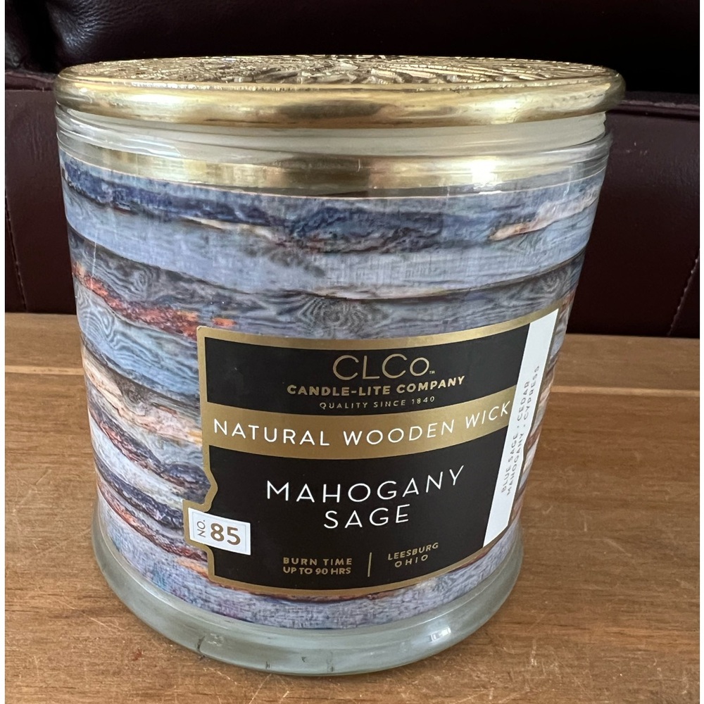 clco Mahogany Sage wooden wick and has 90 hour burn time.